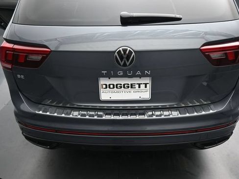 Used 2022 Volkswagen Tiguan SE R-Line FWD image 10