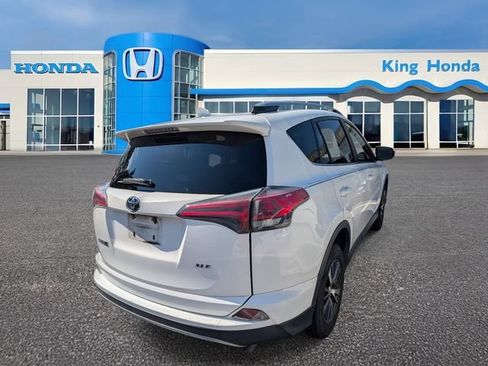 Used 2017 Toyota RAV4 XLE FWD image 4