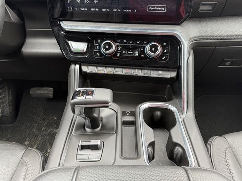 Used 2024 GMC Sierra 1500 Denali w/ Denali Reserve Package image 18