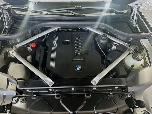 Used 2022 BMW X7 xDrive40i w/ Premium Package AWD/4WD image 31