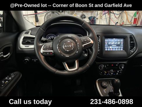 Used 2021 Jeep Compass Latitude w/ Convenience Group AWD/4WD image 17
