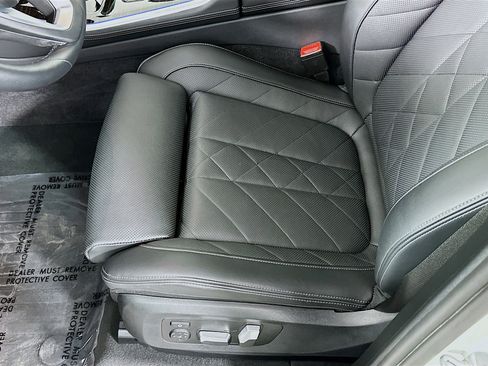 Used 2025 BMW X5 xDrive40i w/ Parking Assistance Package image 20