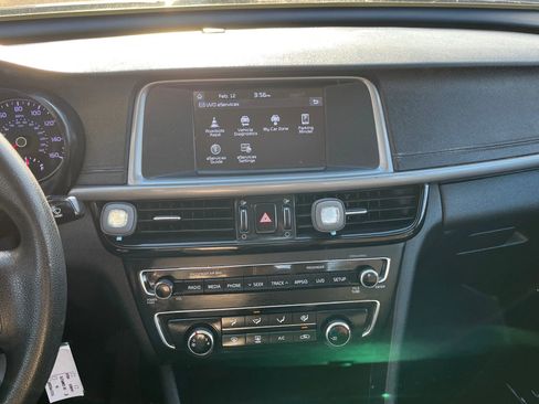 Used 2018 Kia Optima LX image 18