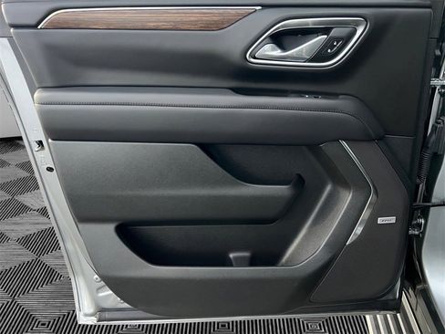 Used 2024 Chevrolet Suburban High Country image 20