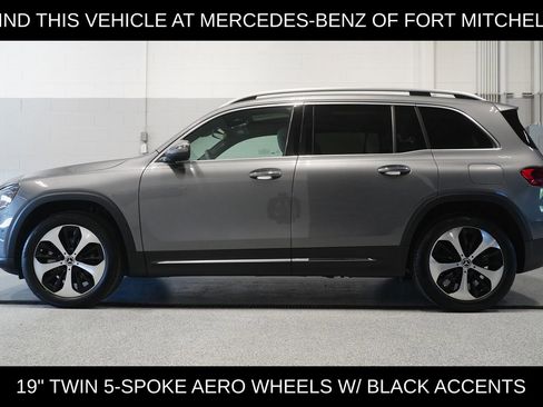 Used 2026 Mercedes-Benz GLB 250 4MATIC image 3