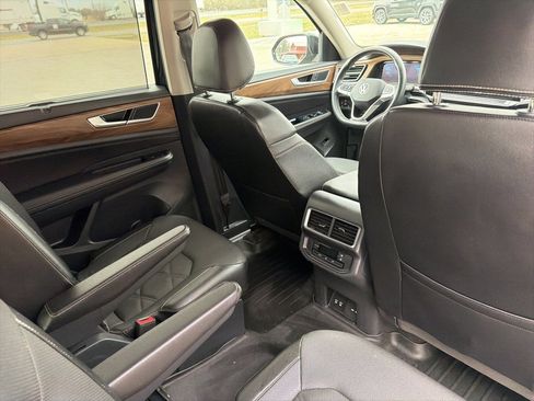 Used 2024 Volkswagen Atlas SE image 22