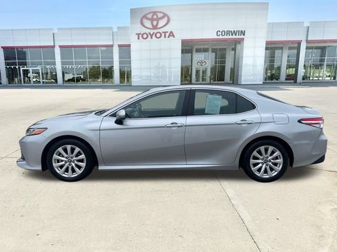 Used 2018 Toyota Camry LE FWD image 2