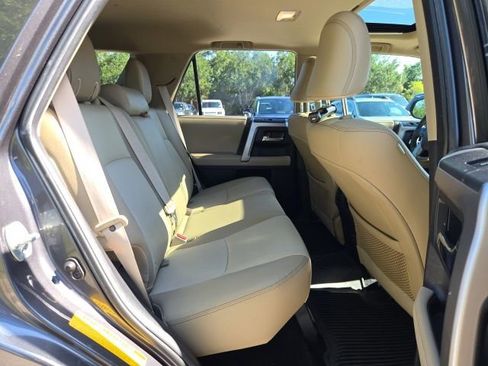 Used 2018 Toyota 4Runner SR5 Premium RWD image 12