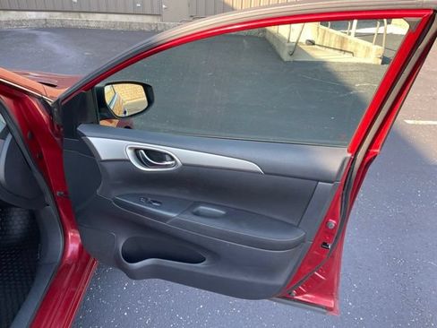 Used 2015 Nissan Sentra SV FWD image 37