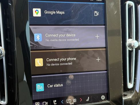 New 2025 Volvo XC40 B5 Plus w/ Protection Package Premier image 13