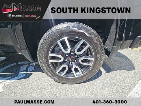 Used 2023 GMC Sierra 1500 AT4 w/ Technology Package AWD/4WD image 9
