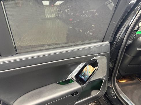 Used 2025 BMW 740i w/ Premium Package image 38