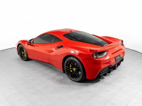 Used 2017 Ferrari 488 GTB RWD image 8