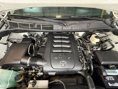 Used 2011 Toyota Sequoia Platinum RWD image 35