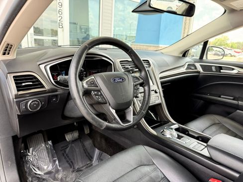 Used 2018 Ford Fusion SE w/ Equipment Group 602A FWD image 14