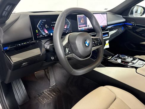 Certified 2026 BMW 530i w/ Premium Package RWD image 25