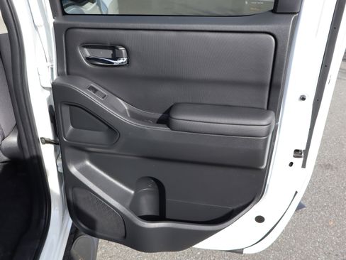 Used 2023 Nissan Frontier SV w/ Technology Package image 35