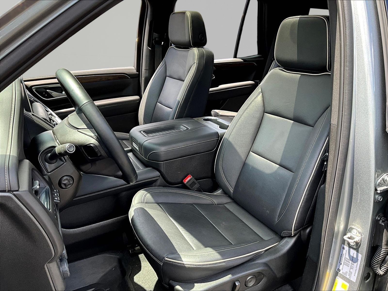 Used 2023 Chevrolet Tahoe Premier w/ Premium Package AWD/4WD image 21