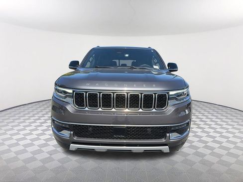 Used 2024 Jeep Wagoneer L Series II w/ Flexible Seating Group AWD/4WD image 2