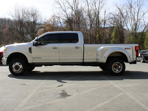 Used 2018 Ford F350 Platinum w/ Platinum Ultimate Package AWD/4WD image 21