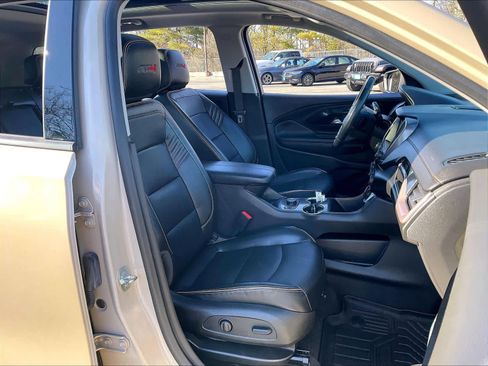 Used 2022 GMC Terrain AT4 w/ Infotainment Package II image 11