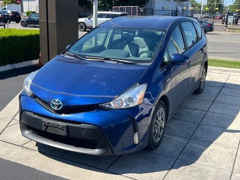Used 2016 Toyota Prius V Three FWD image 3