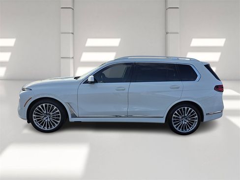 Used 2023 BMW X7 xDrive40i w/ Premium Package image 7