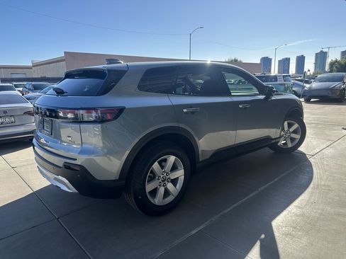 Used 2024 Honda Prologue EX image 3