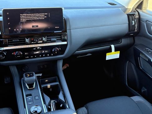 New 2026 Nissan Pathfinder SV image 13