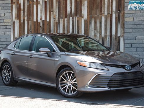 Used 2021 Toyota Camry XLE FWD image 8