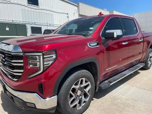 Used 2022 GMC Sierra 1500 SLT AWD/4WD image 1