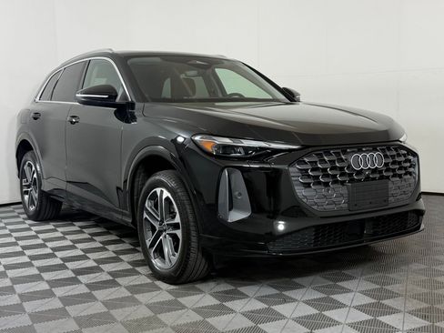 Used 2025 Audi Q5 Premium w/ Convenience Package AWD/4WD image 7