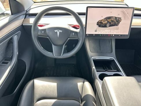 Used 2023 Tesla Model Y Long Range image 14