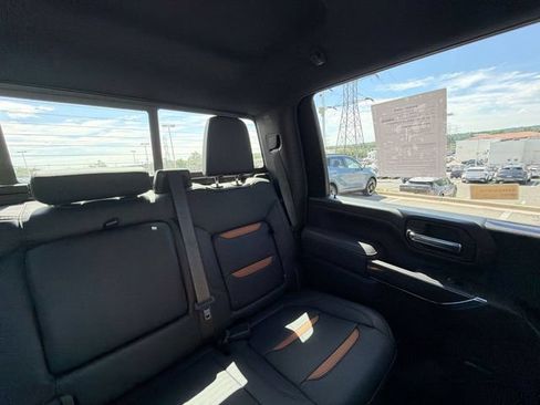 Used 2023 GMC Sierra 2500 AT4 w/ AT4 Preferred Package AWD/4WD image 17