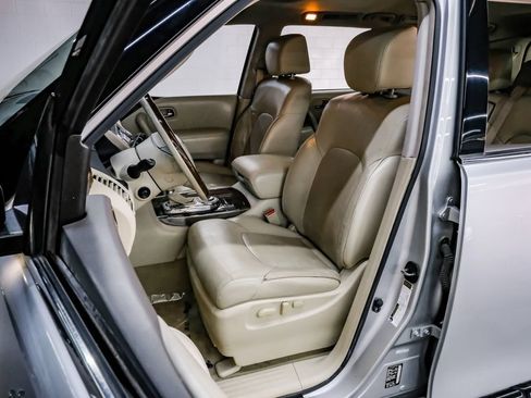 Used 2016 INFINITI QX80 2WD w/ Driver's Assistance Package image 40