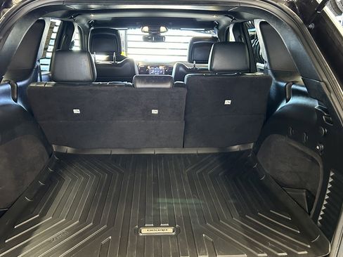 Used 2019 Jeep Grand Cherokee Altitude image 14