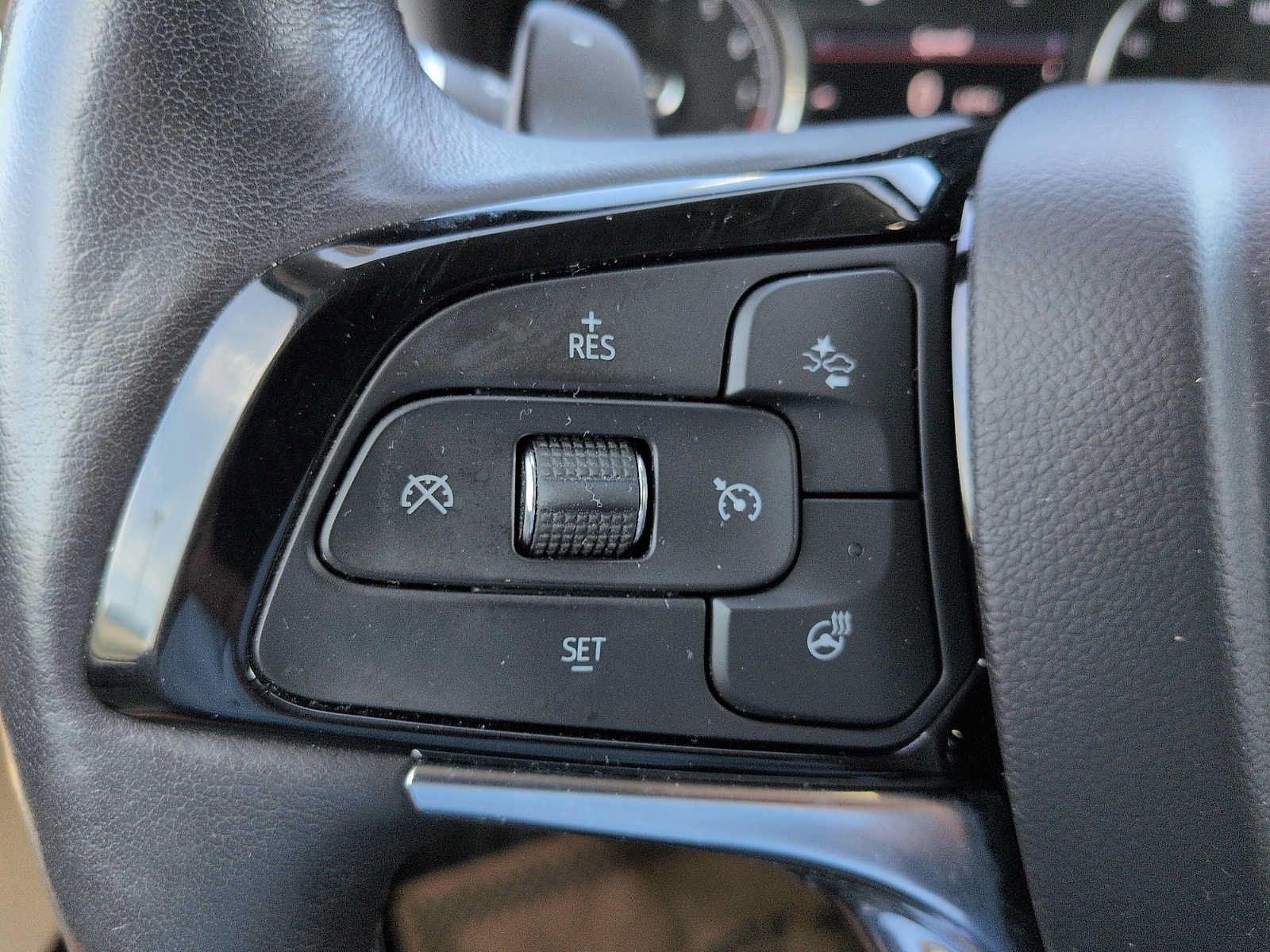 Used 2023 Buick Enclave Essence FWD image 16