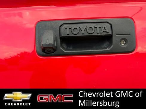 Used 2016 Toyota Tundra SR5 w/ SR5 Upgrade Package AWD/4WD image 7