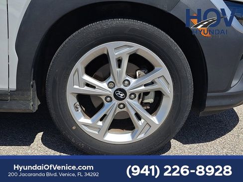 Used 2022 Hyundai Kona SEL w/ Convenience Package image 16