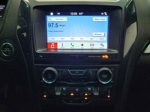 Used 2017 Ford Explorer XLT w/ Equipment Group 202A image 25