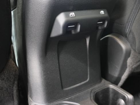 Used 2023 Jeep Wrangler Unlimited Sport AWD/4WD image 31