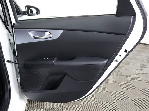 Used 2022 Kia Forte LXS FWD image 23
