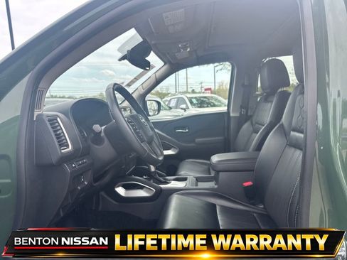 Used 2024 Nissan Frontier SL RWD image 10