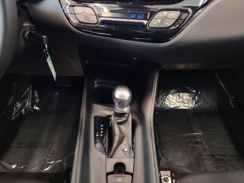 Used 2019 Toyota C-HR LE image 20