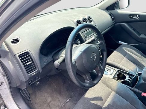 Used 2010 Nissan Altima 2.5 S FWD image 13