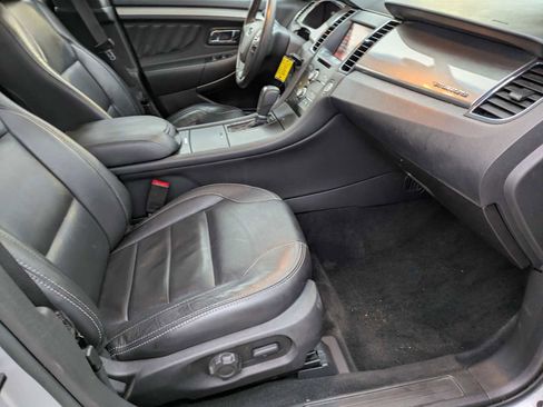 Used 2013 Ford Taurus SEL image 22