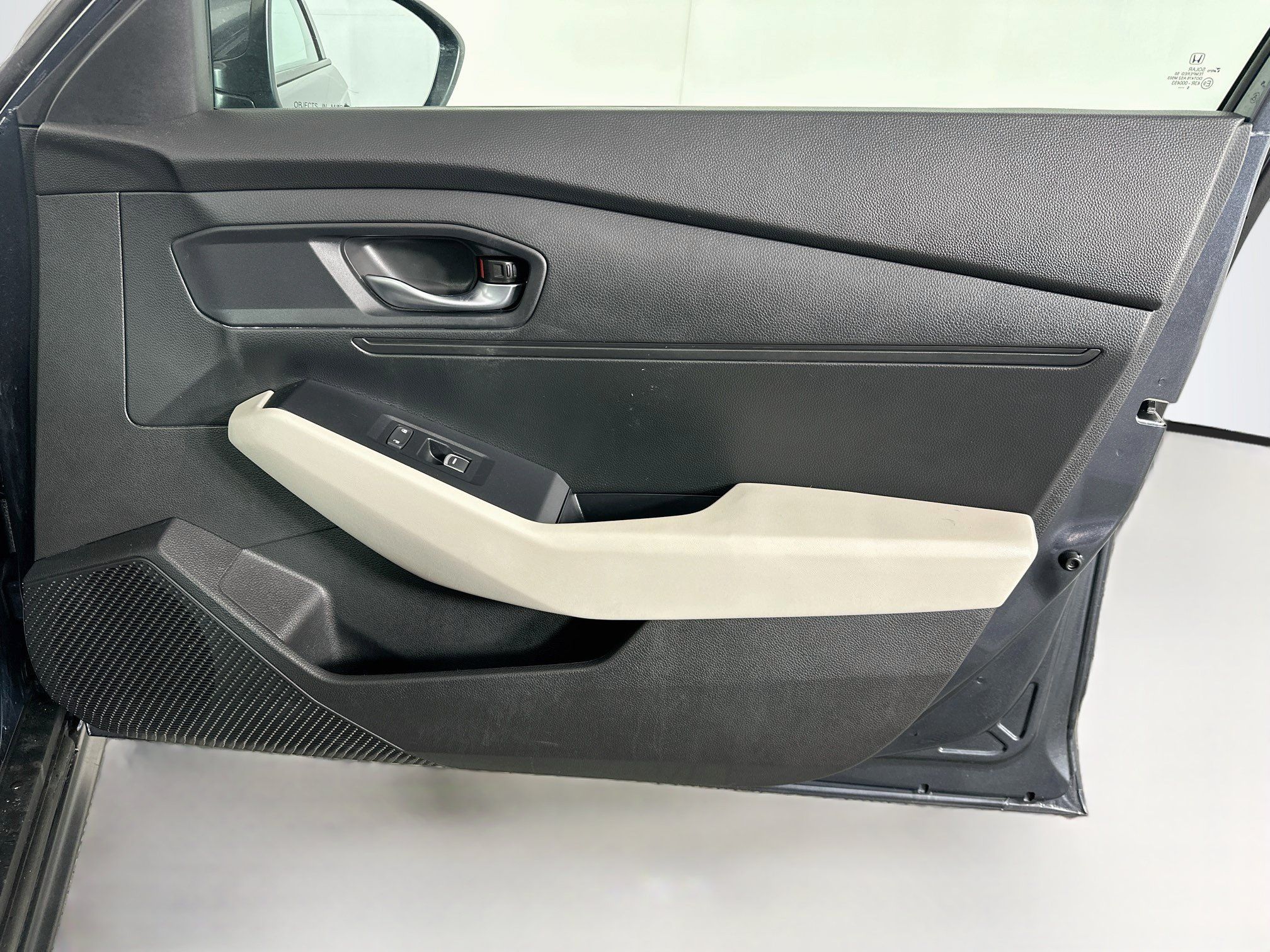 Used 2025 Honda Accord LX image 30