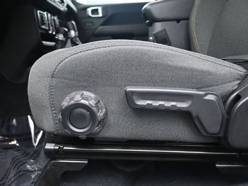 Used 2025 Jeep Wrangler Unlimited Sahara AWD/4WD image 14