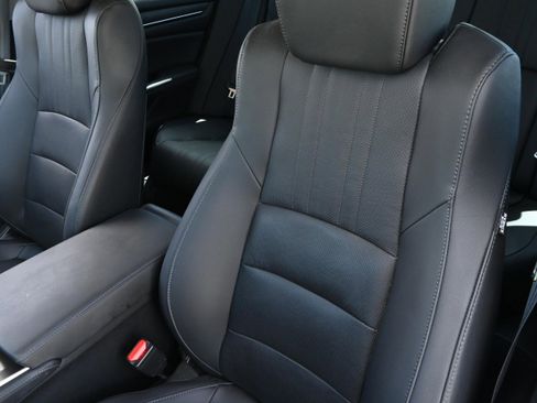 Used 2021 Honda Accord Touring image 12