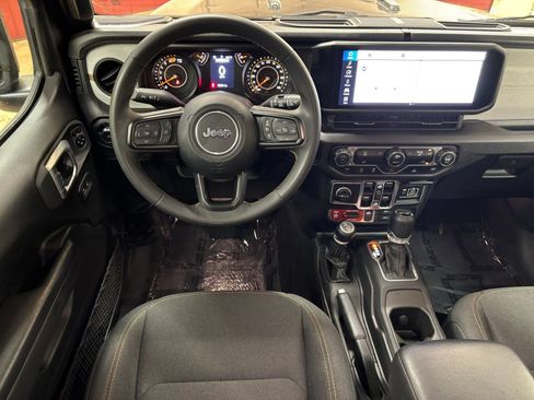 Used 2025 Jeep Wrangler Unlimited Sport AWD/4WD image 31